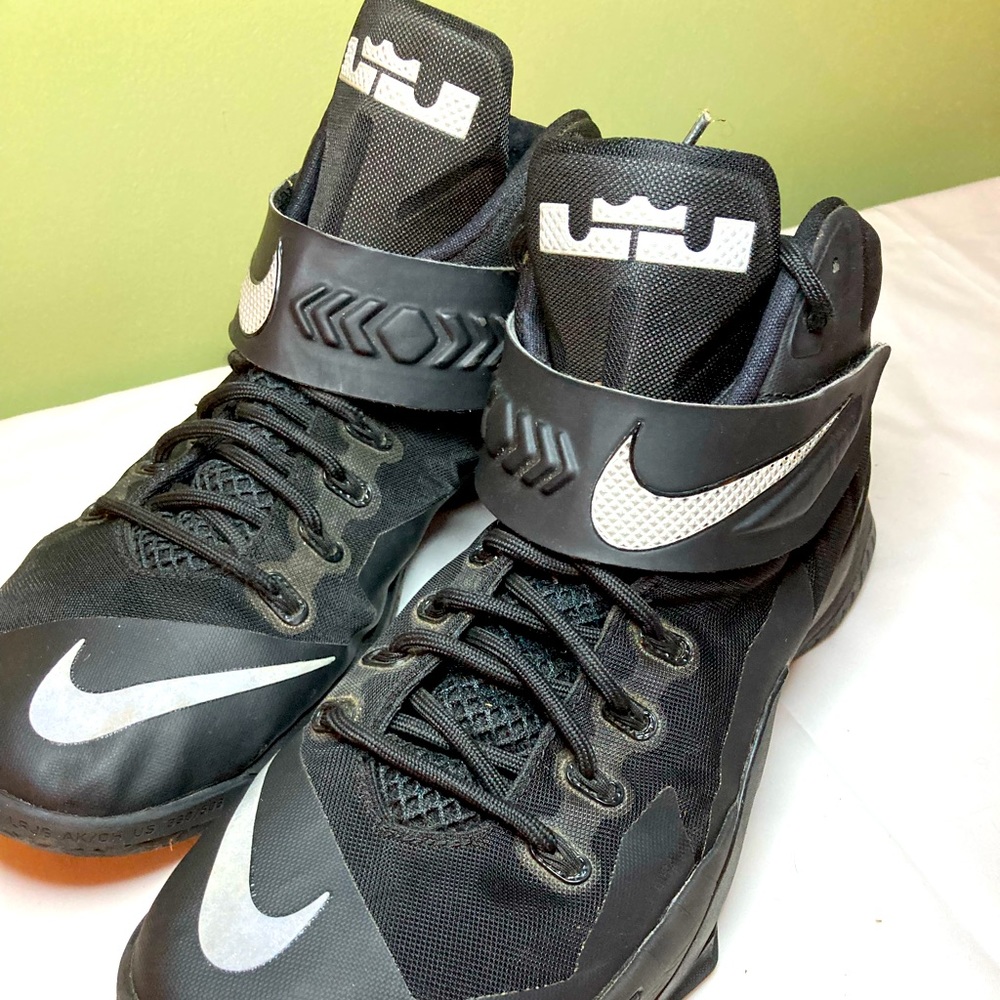 Nike Lebron Zoom Soldier 8 V111
